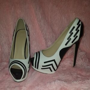 Beau + Ashe peep toe pump